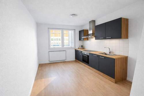 Einbauküche - Zentrale 2,5-Zimmer-Wohnung ca. 62 m² Kernsaniert - inkl. Einbauküche