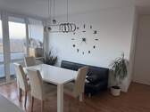 Wohnzimmer - Hochmoderne 3-Zi.-ETW 75 m² + Balkon + voll möbliert - 160.000 € VB!