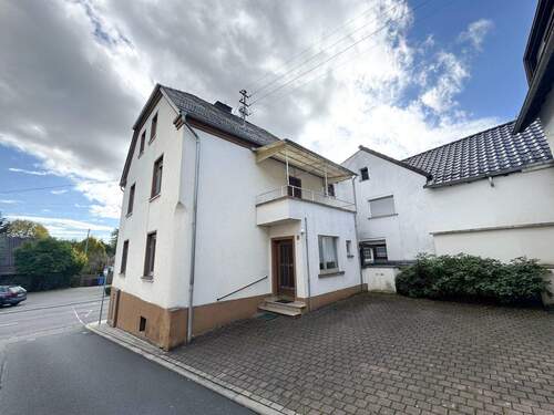 Hofbereich - 5 Zimmer Einfamilienhaus zum Kaufen in Dornburg