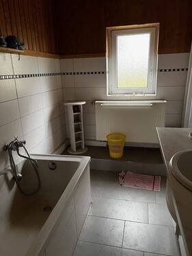 4 - Mehrfamilienhaus, Wohnhaus mit 150,00 m² in Großbreitenbach OT Herschdorf zum Kaufen