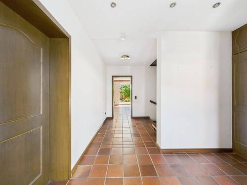 Flur EG - Einfamilienhaus mit 144,00 m² in Weilerswist zum Kaufen