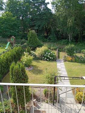 Gartenblick - Einfamilienhaus mit großem Garten und Wassernähe