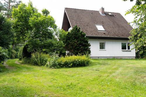 Bild 1 - Einfamilienhaus mit zusätzlichem Bauplatz in Waldrandlage