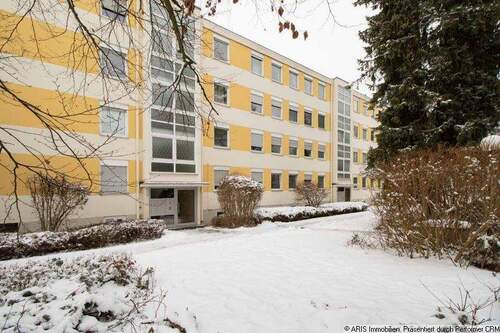 Hausansicht - Schönes 1-Zi.-Apartment mit Küche + West-Loggia in ruhiger Parklage in Bogenhausen
