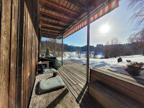 Terrasse - Wohnen wie im eigenen Haus! 5 Zimmer, 120 m² Wfl. + 32 m² Hobbyraum + 800 m² Grund.