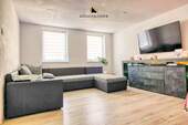 Wohnzimmer - 4 Zimmer Etagenwohnung zum Kaufen in Oppenau