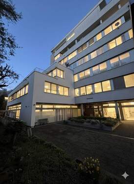 Hausansicht 2 - 3 Zimmer Etagenwohnung zum Kaufen in Sindelfingen