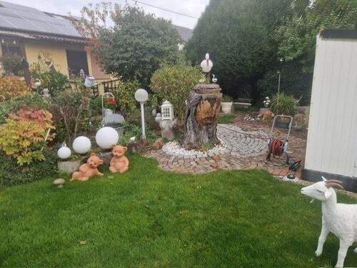 Garten mit Sitzplatz - Bungalow mit 96,70 m&sup2; in Altdorf zum Kaufen