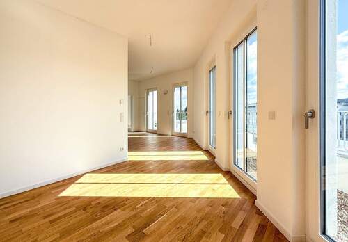 Wohnbereich - Geräumige Dachgeschosswohnung nah Schloß Charlottenburg - 2 Zimmer am Mierendorffplatz