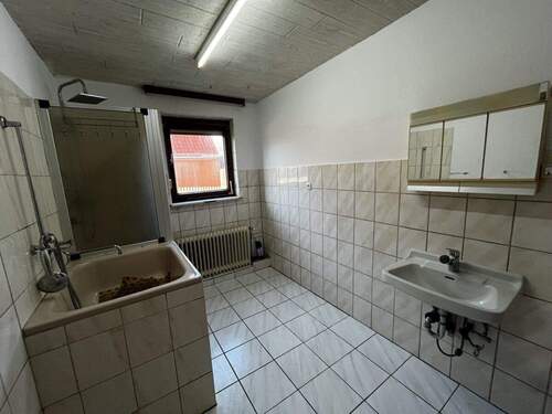 Badezimmer Erdgeschoss - 
