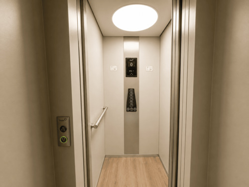 Aufzug in die Wohnung - 