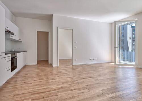 Wohnbereich mit offener Küchenbereich - 3 Zimmer Etagenwohnung zur Miete in Berlin