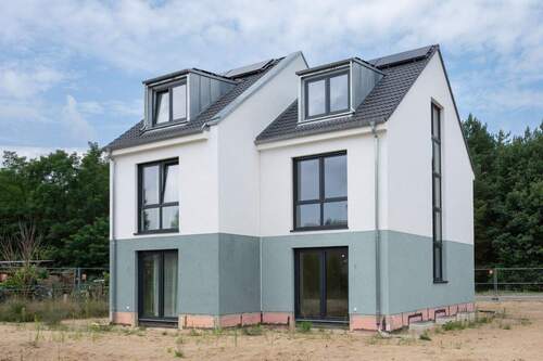 GottesbrückerWeg9_MW_tgd9725 - Neubau-Doppelhaushälften mit Stil & Effizienz