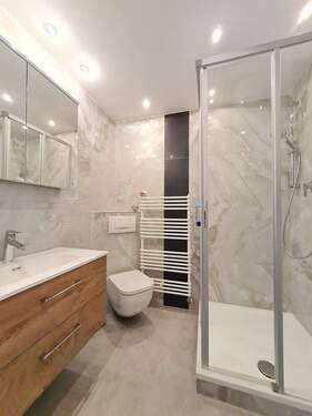 Bad - 3 Zimmer Etagenwohnung in München