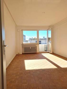 Wohnzimmer - Etagenwohnung mit 73,00 m² in München zum Kaufen