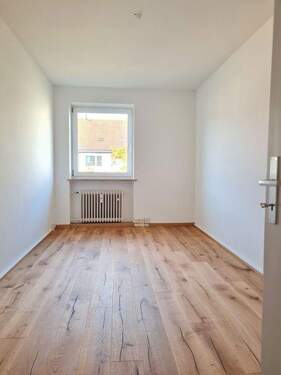 Kinderzimmer/Büro - 