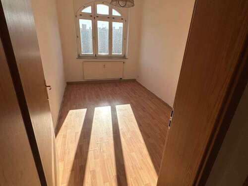 Wohnzimmer.jpg - 2 Zimmer Etagenwohnung in Weißenfels