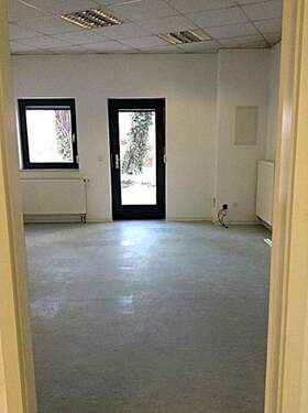 Hintereingang - Büro mit 125,00 m&sup2; in Berlin Lichtenberg (Karlshorst zum Kaufen