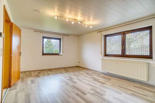 Wohnzimmer - Etagenwohnung mit 69,00 m² in Berkheim zur Miete