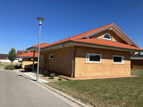 Bild 2 - 4 Zimmer Bungalow zum Kaufen in Weiltingen