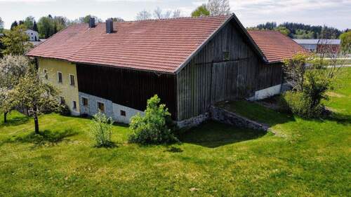 Hinteransicht / Stadl - Einfamilienhaus mit 252,00 m&sup2; in Freyung zum Kaufen