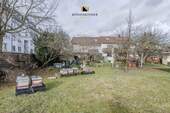 Großer Garten - 8 Zimmer Mehrfamilienhaus, Wohnhaus zum Kaufen in Schorndorf