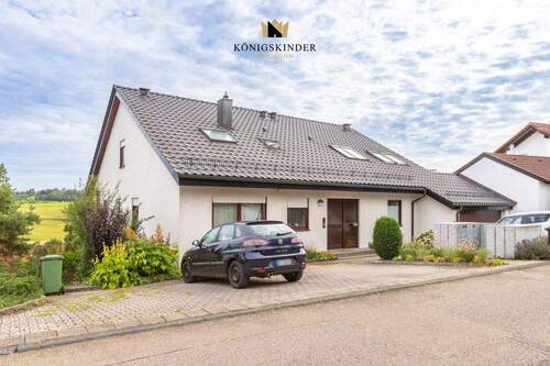 Ansicht Haus - *PROVISIONSFREI* 3-Zimmer Wohnung (2 Zimmer + 1 Zimmer Apartment) mit Gartenanteil in ruhiger Lage