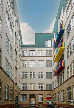 Hausansicht - 3 Zimmer Etagenwohnung zur Miete in Berlin