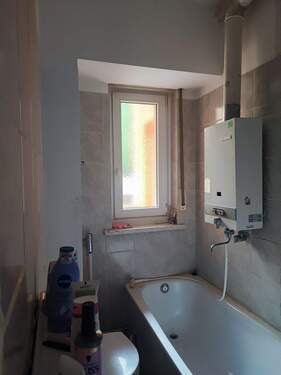 Bad mit Badewanne.jpg - 