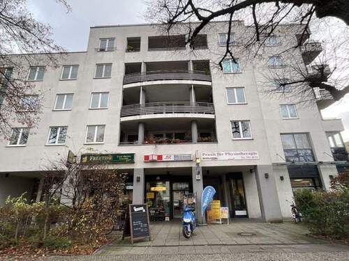 Hausansicht 2 - 1 Zimmer Etagenwohnung zum Kaufen in Berlin