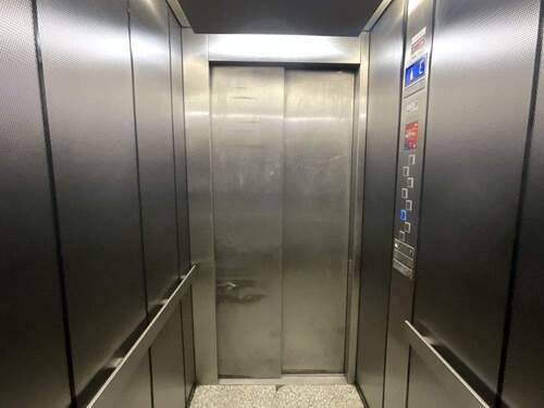 Aufzug - Etagenwohnung mit 42,10 m&sup2; in Berlin zum Kaufen