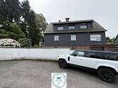 Parkplätze vor Haus - 1 Zimmer Mehrfamilienhaus, Wohnhaus zum Kaufen in Ennepetal