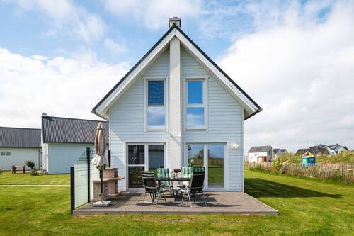 Hausansicht - Freistenhendes Ferienhaus in Strandnähe im OstseeResort Olpenitz