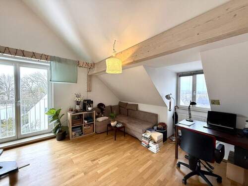 Wohnzimmer - 3 Zimmer Etagenwohnung zum Kaufen in Regensburg