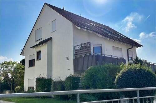 Hausansichtt - Erdgeschosswohnung mit Terrasse und TG-Stellplatz