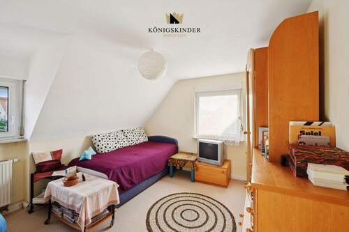 Bsp. DG Wohnung - Einfamilienhaus mit 191,00 m&sup2; in Stuttgart zum Kaufen