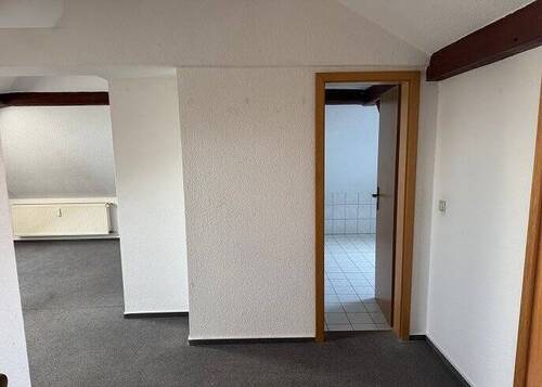 Flur - Etagenwohnung mit 56,00 m² in Oschersleben zur Miete