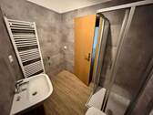 Modernes Badezimmer - 