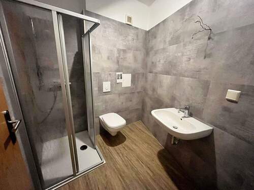 Modernes Badezimmer - 