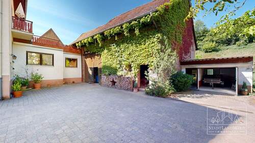 Innenhof - Scheune - Garage - 