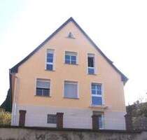 Freistehendes Zweifamilienhaus mit unverbaubarem Blick und Garten - Sulzbach/Saar