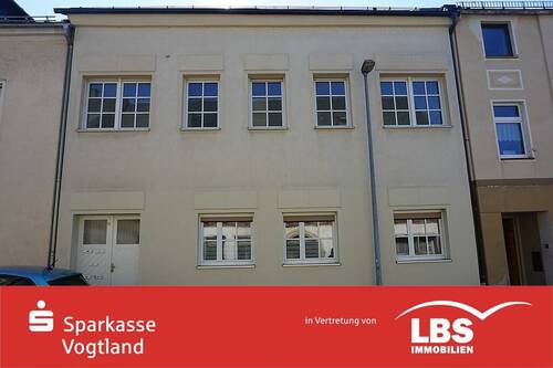 Straßenansicht - Saniertes und voll vermietetes Mehrfamil