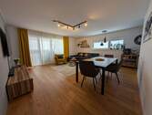 Wohnzimmer Bild 1 - 4,5-Zimmer Wohnung, ca.115m2, in Haagen mit Burgblick und Garage