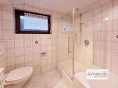 Badezimmer, Dusche und Fenster.jpg - 