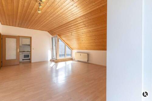 Wohnzimmer - 2 Zimmer Etagenwohnung zum Kaufen in Ingolstadt