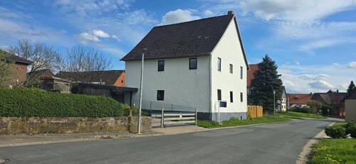 Nord-West Ansicht - Charmantes Fachwerkhaus mit großzügigem Platzangebot