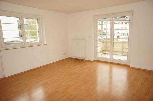 Wohnzimmer - 2 Zimmer Etagenwohnung in Chemnitz