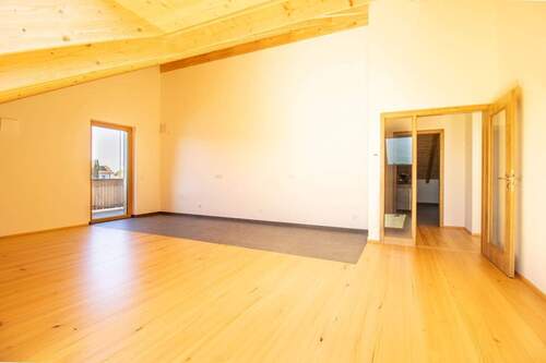 Wohn- und Essbereich - Exklusive Dachgeschosswohnung im Erstbezug - Modern, effizient und naturnah