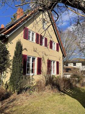 Bild 2 - 9 Zimmer Einfamilienhaus zum Kaufen in Teltow