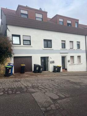 Bild 1 - Vermietetes 3-Familienhaus mit großem Grundstück in Schmelz zu verkaufen